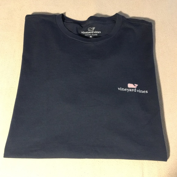 Vineyard Vines Other - Vineyard Vines Graphic T-Shirt